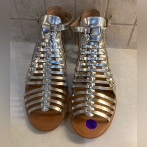NWOT Vero Cuoio Sandals